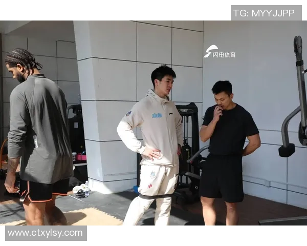 南京篮球队在精英赛中以88分稳居积分榜首位展现强劲实力